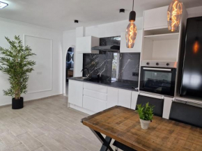 Sabinillas Beach Front Apartment 2 bed, San Luis De Sabinillas